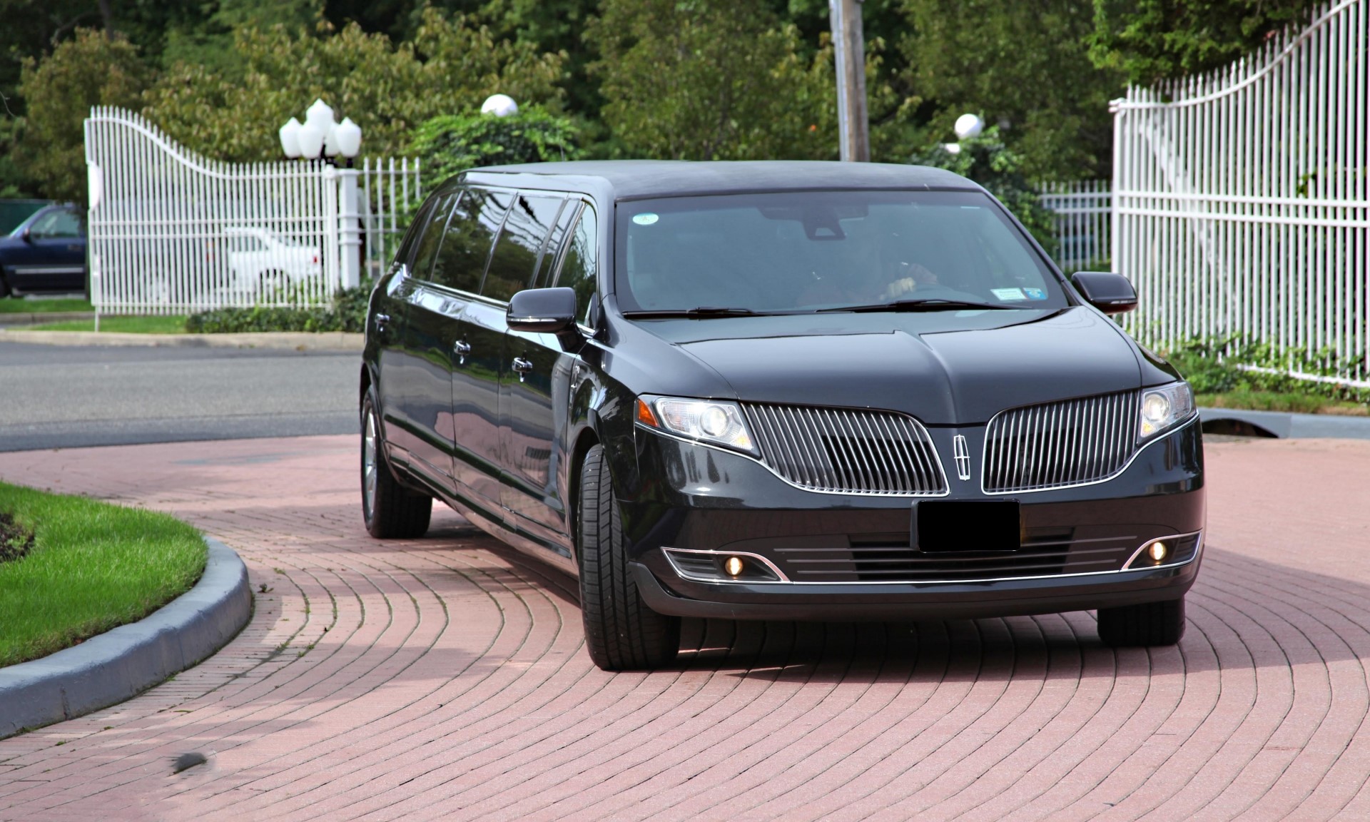 lincoln mkt
              image